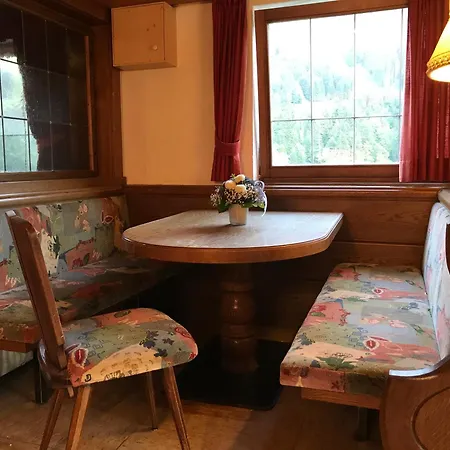 Gasthof Hirsch Hotel *