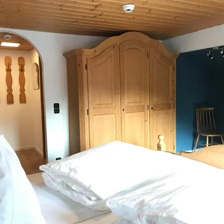 Gasthof Hirsch Hotel *