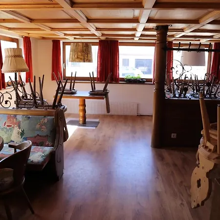 Gasthof Hirsch Hotel *